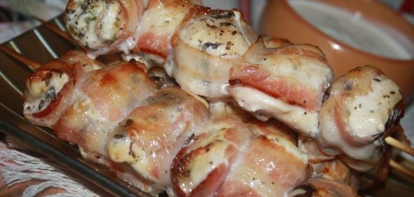 Куриные шашлычки в беконе (по мотивам сувлаки)