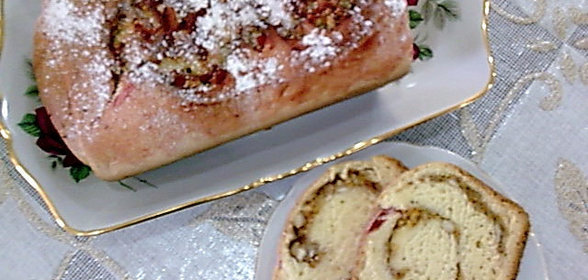 Кекс-рулет с ореховой начинкой