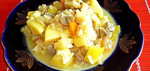 Овощное рагу из кабачков и цветной капусты с грибами