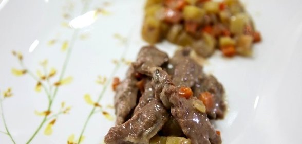 Говядина запеченная с овощами