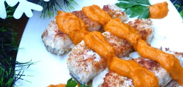 Треска под соусом из запечённых овощей