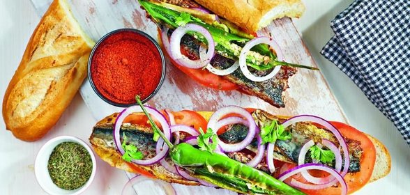 Турецкий сэндвич со скумбрией