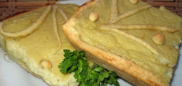 Песочный пирог с картофельным пюре