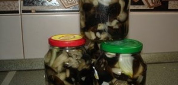 Маринованные грибы в кисло-сладкой заливке