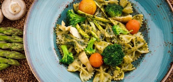 Паста Фарфале с овощами и соусом песто