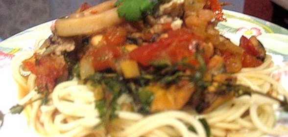 Яичная лапша с морепродуктами