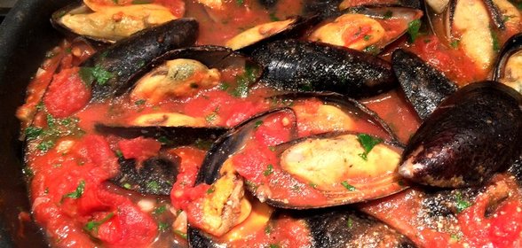 Лингвини с мидиями по‑средиземноморски