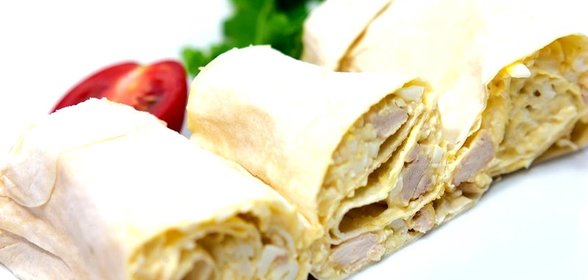 Рулет из лаваша с курицей и сыром