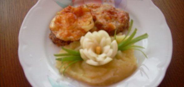 Стейки с баклажанами под майонезно-сырной шапкой(Вариант)