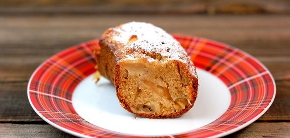 Яблочный кекс