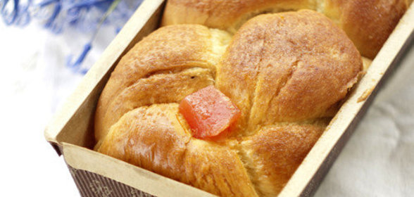 Греческий пасхальный хлеб цуреки