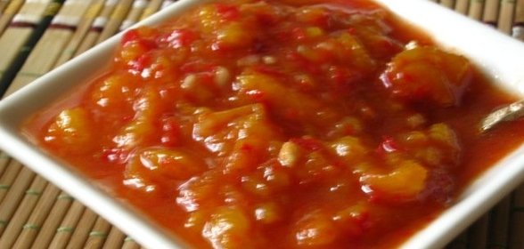 Острый соус из алычи