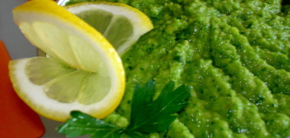 соус-паста из щавеля с авокадо