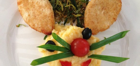 Заяц из пюре и котлет