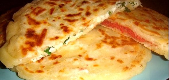 Сырные лепешки с начинкой