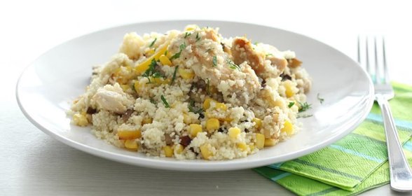 Салат из курицы с кускусом и овощами