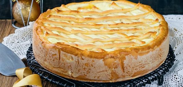 Дрожжевой пирог с творогом и сыром