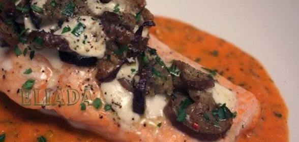 Лосось с баклажанами в сливочно-томатном соусе