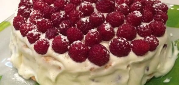 Торт с маскарпоне и малиной