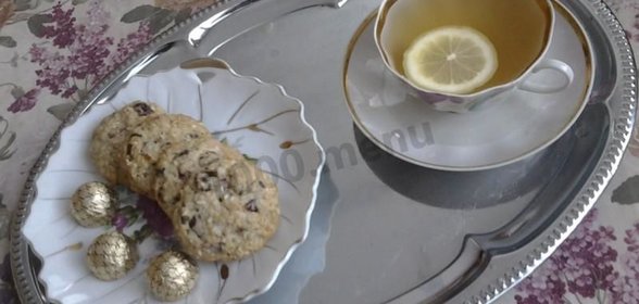 Печенье овсяное с орехами шоколадом и сушеной клюквой