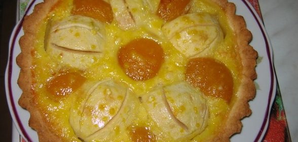 Пирог с яблоками и абрикосами