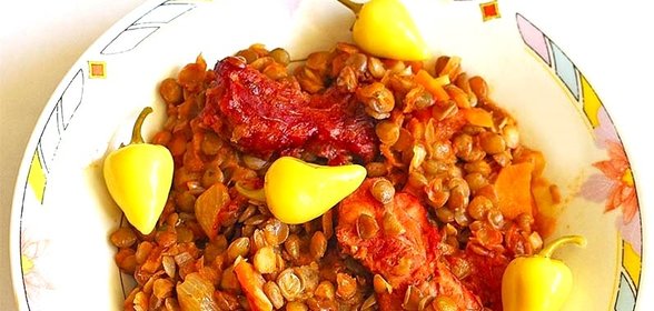 Чечевица с копчеными ребрышками