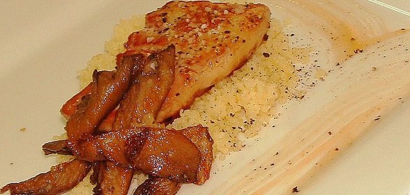 фуа-гра ( Foie gras) с грибами и кус-кусом