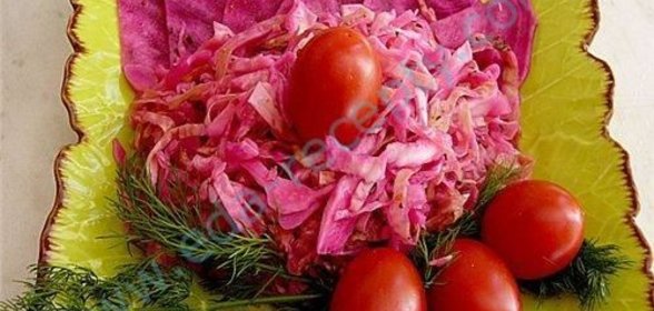 Квашеная капуста по-армянски со свеклой