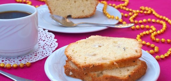 Яблочный кекс с кунжутом