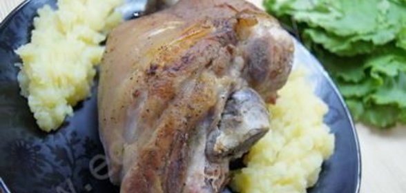Свиные ножки в духовке
