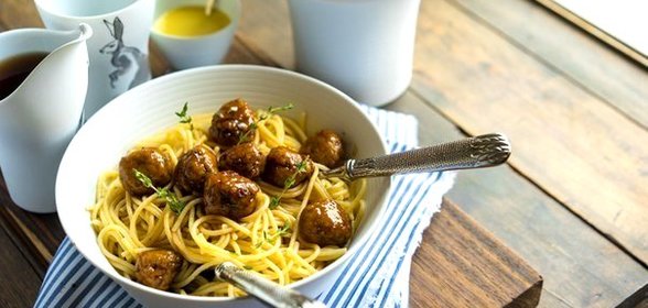 Плотные тефтели с соусом терияки