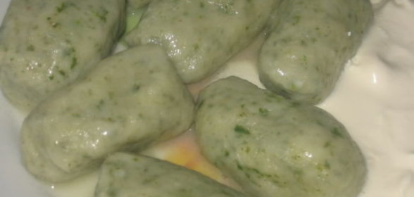 Странголапрети (ньокки со шпинатом)