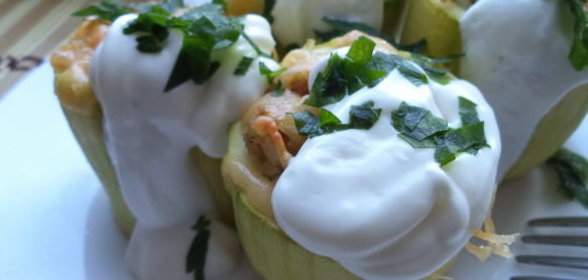 Кабачки, фаршированные мясом и рисом