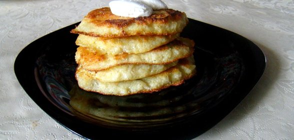 Драники со сметаной и луком