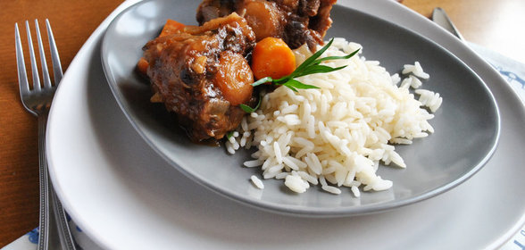 Говяжий хвост, тушеный в ароматном соусе