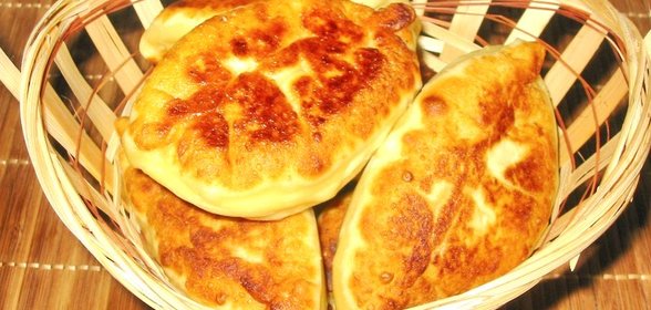 Жареные пирожки с мясом и рисом