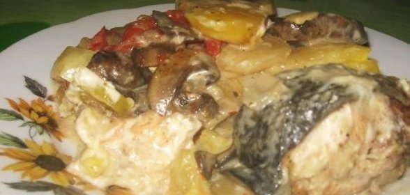 Семга, запеченная с овощами