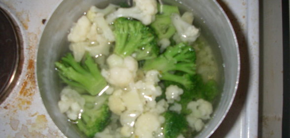 суп-пюре из брокколи и цветной капусты