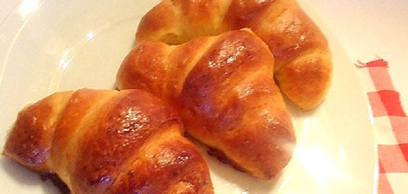 Круассаны с шоколадной начинкой