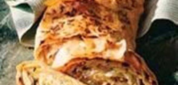 Струдель по-богемски с травами и беконом