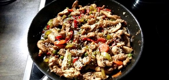 Курочка со сладким перцем и стручковой фасолью по‑восточному