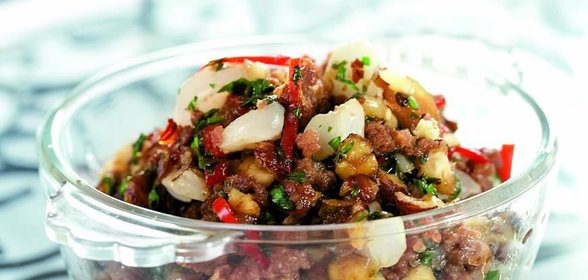 Жареная свинина с рамбутаном