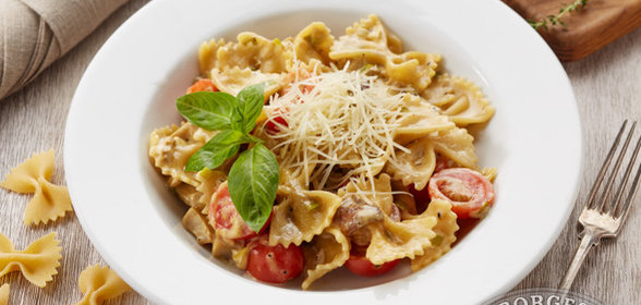 ФАРФАЛЛЕ С БЕЛЫМИ ГРИБАМИ В СЛИВОЧНОМ СОУСЕ