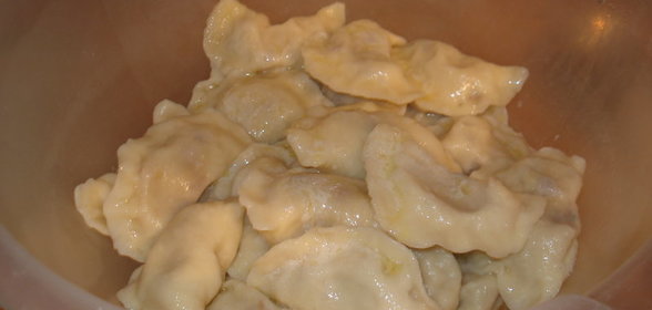 Пирожное с кокосовой стружкой