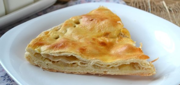 Яблочный пирог из слоеного теста