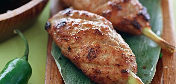 Свиные котлетки на стеблях лемонграсса