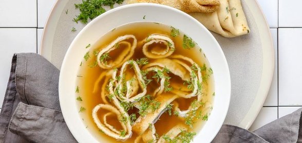 Суп с яичными блинчиками