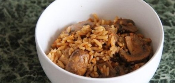 Постный плов с шампиньонами