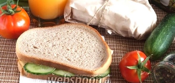 Сэндвичи с копчёным кальмаром и огурцом