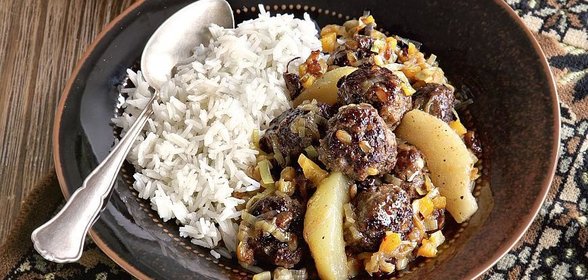 Фрикадельки из баранины с орехами пинии и айвой